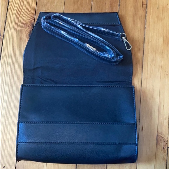 Summer & Rose Celine Vegan Leather Crossbody Purse - Picture 6 of 6